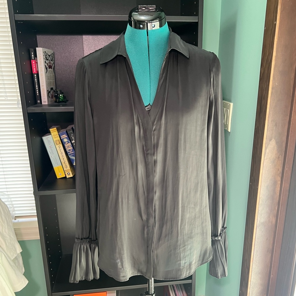 Paige Abriana black silky flare sleeve button up size medium - Picture 6 of 11